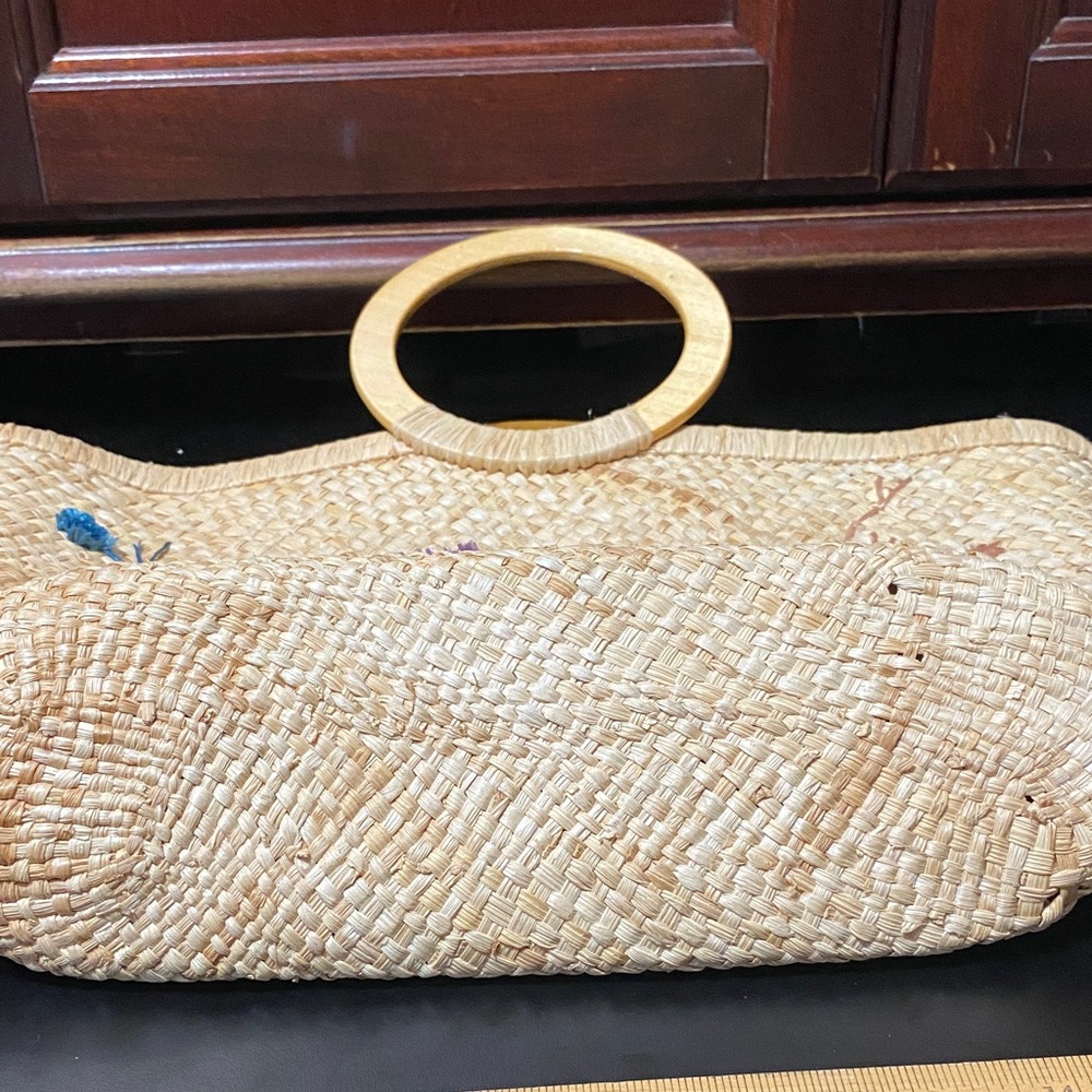 Vintage Straw Tote with Blue Turtle Design bag - Picture 14 of 16